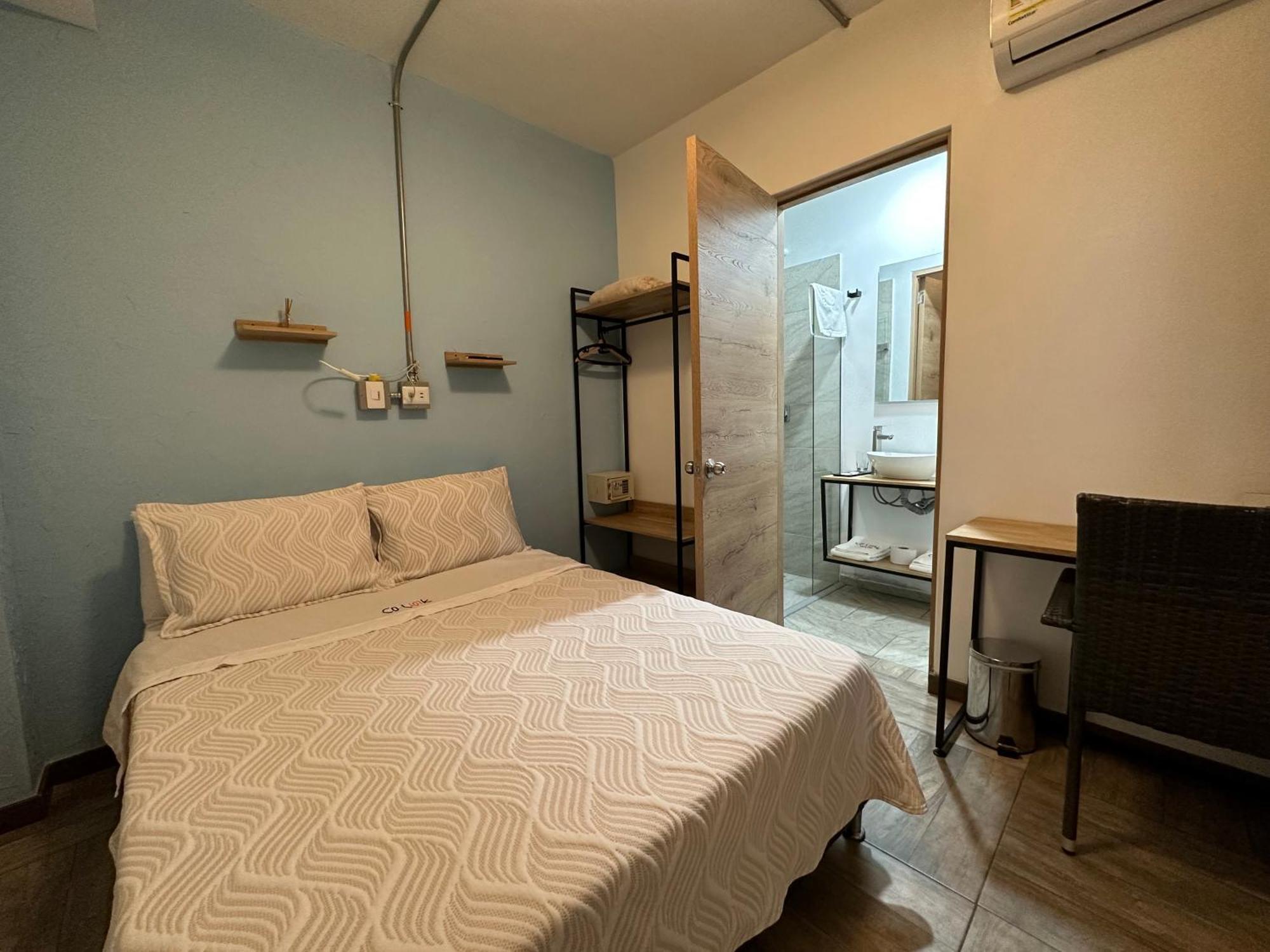 Colinkhouse Hotel 메딜린 외부 사진