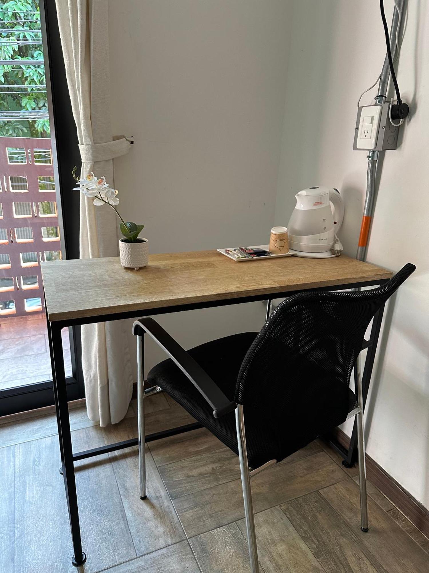Colinkhouse Hotel 메딜린 외부 사진