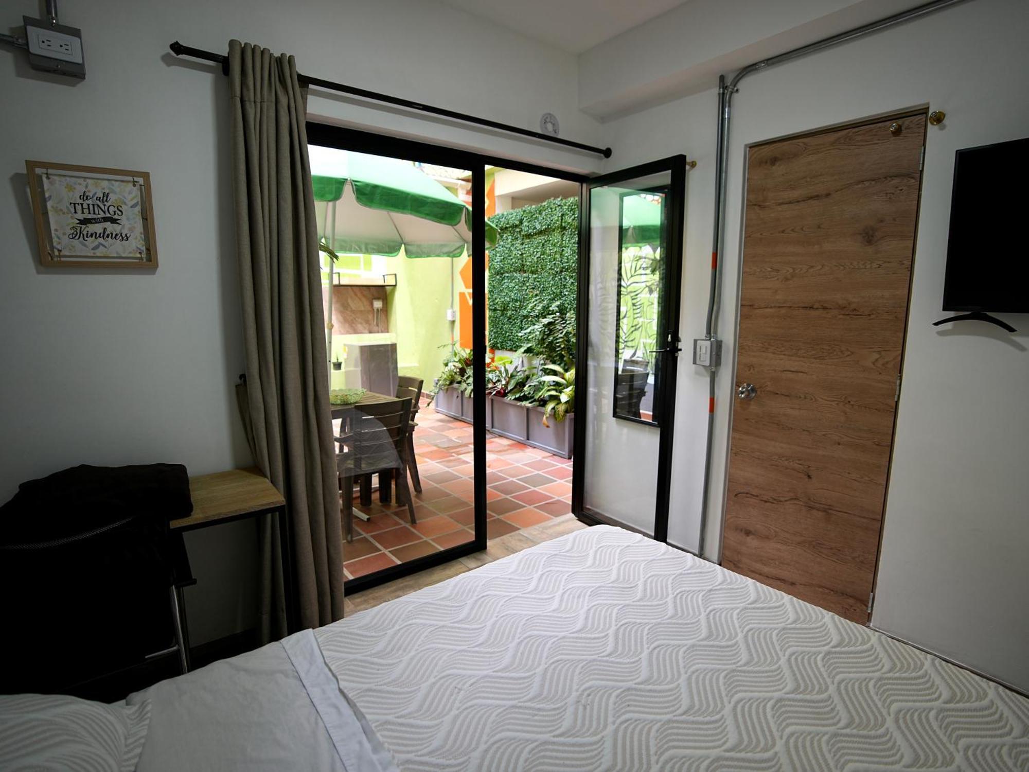 Colinkhouse Hotel 메딜린 외부 사진