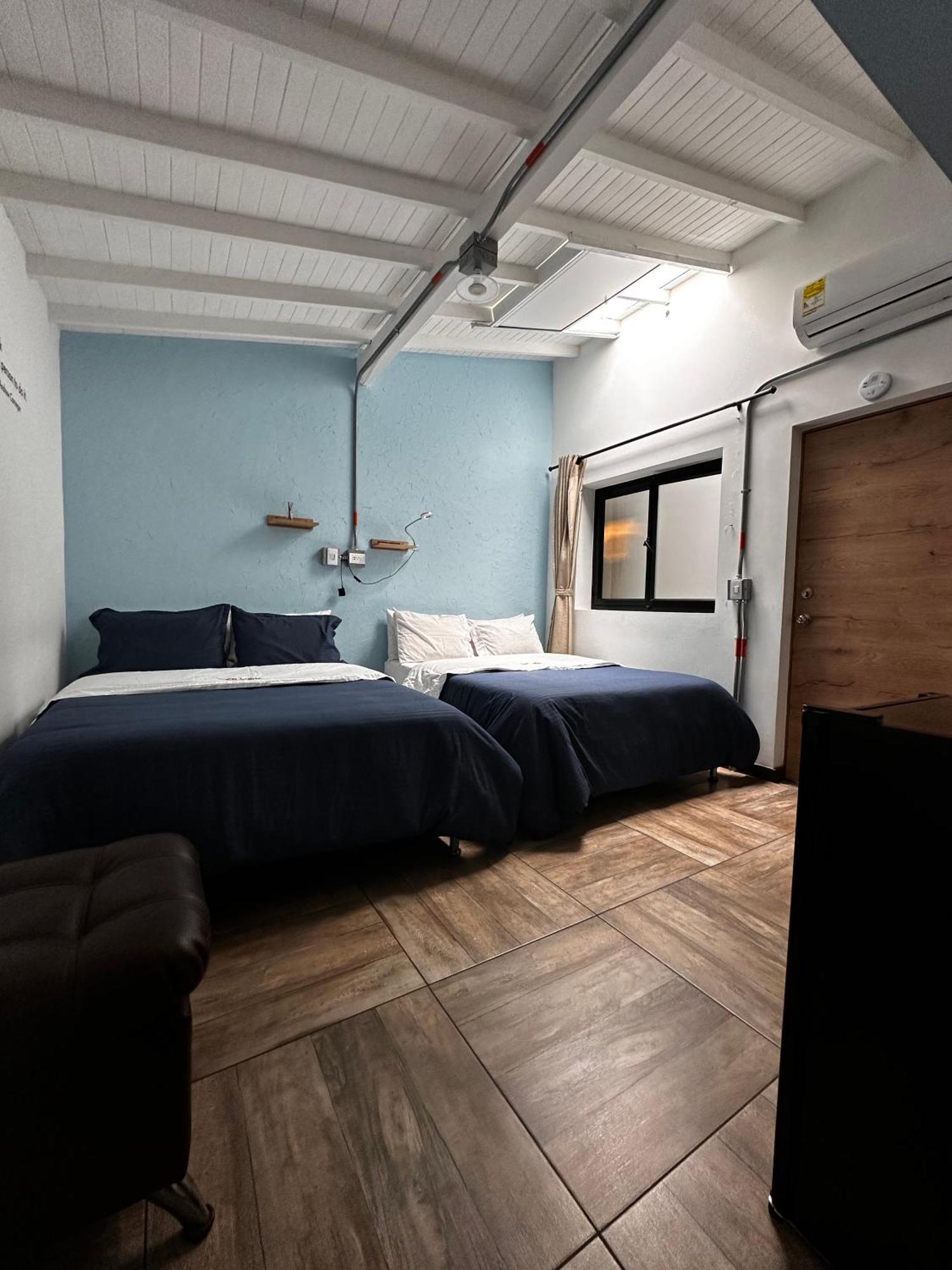 Colinkhouse Hotel 메딜린 외부 사진