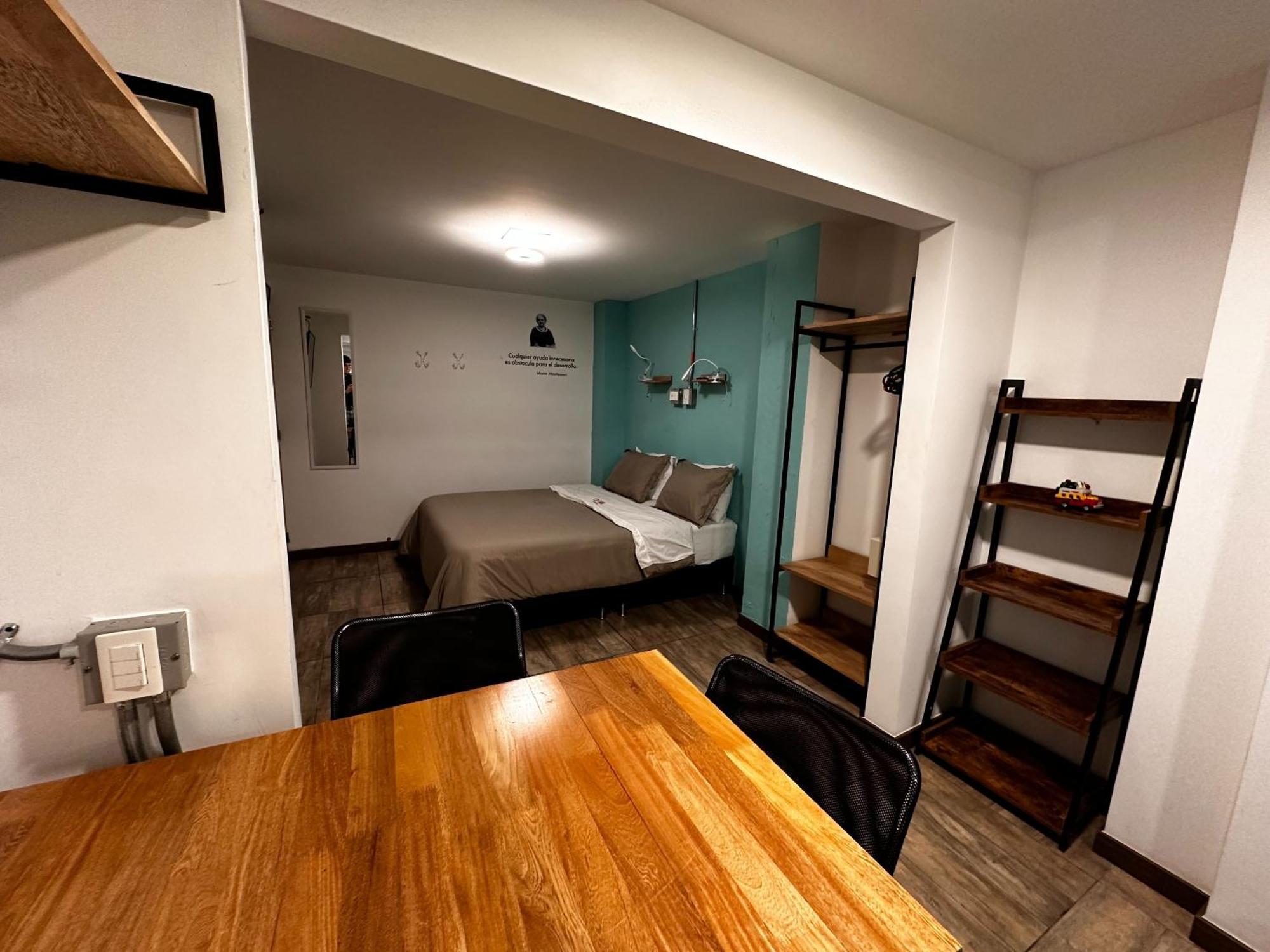 Colinkhouse Hotel 메딜린 외부 사진