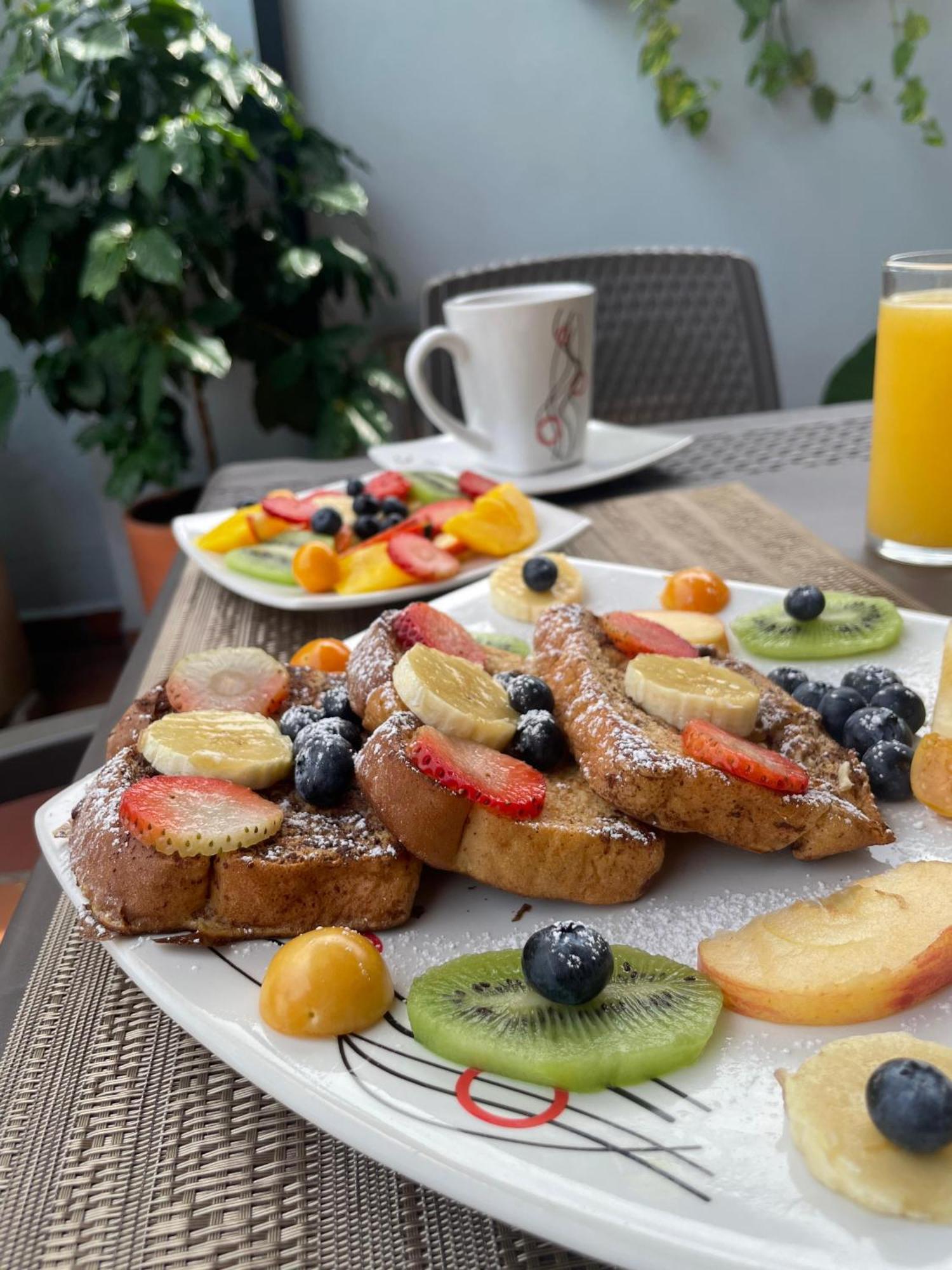 Colinkhouse Hotel 메딜린 외부 사진