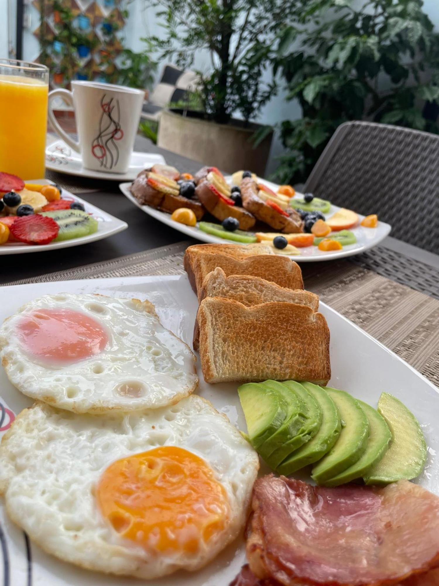 Colinkhouse Hotel 메딜린 외부 사진